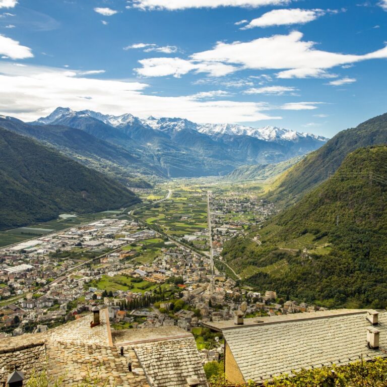 LA VALTELLINA E IL TRENINO ROSSO DEL BERNINA