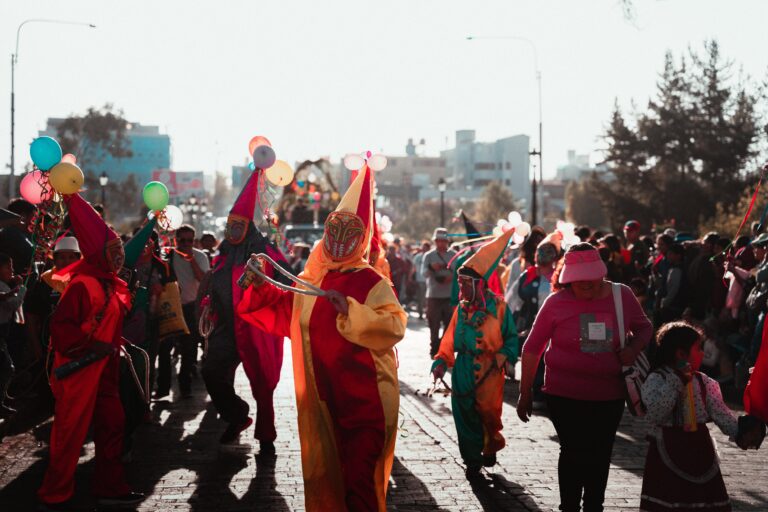 CARNEVALE IN TOSCANA: ALLEGRIA E COLORI A VIAREGGIO, LUCCA E PISA