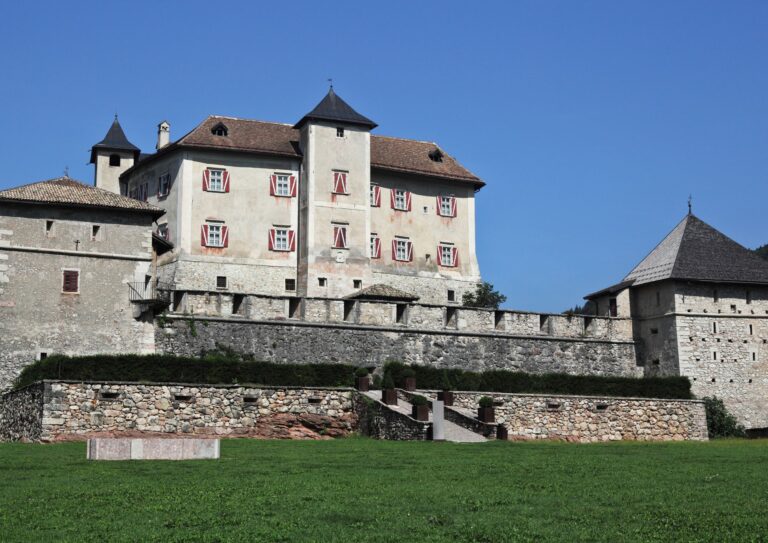 CASTEL THUN E SAN ROMEDIO: LE PERLE DELLA VAL DI NON